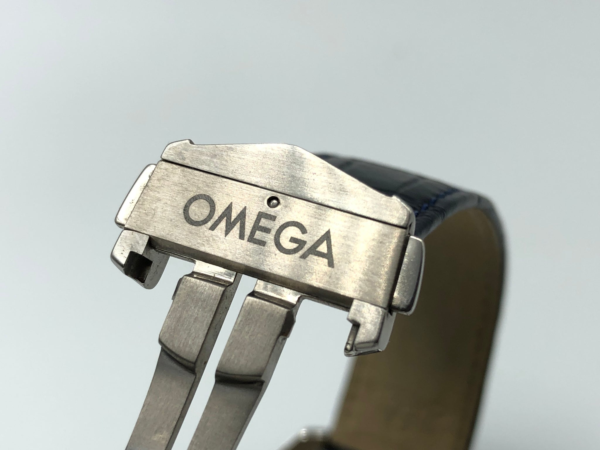 Omega Speedmaster Titanium Co-Axial Chronograph Moonwatch Ref 31193445103001 BRAND NEW